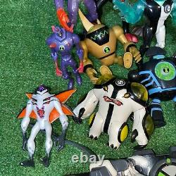 Lot Of 25 2006 Bandai Ben 10 Alien Action figure Toys Omnitrix Fourarms XLR8