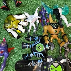 Lot Of 25 2006 Bandai Ben 10 Alien Action figure Toys Omnitrix Fourarms XLR8