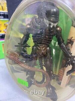 Lot Of 4 Kenner Aliens Ripley Apone Gorilla & Scorpion Xenomorphs DMG CARD