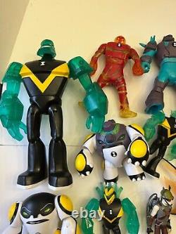 Lot of 31 BEN 10 Alien Action Figures