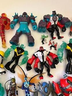 Lot of 31 BEN 10 Alien Action Figures