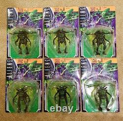 Lot of 35 Kenner Aliens Vehicles and Action Figures MOC