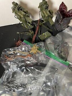 MASSIVE Neca Aliens Human Marines Compression Suit Lot Loose 22 + 100s Weapons