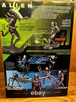 McFarlane Alien 12 Figure with Lunging Inner Jaw Play Action (1 feet loose)