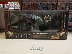McFarlane Movie Maniacs 6 ALIENS Alien Queen Deluxe Boxed Set MISB Horror 2003