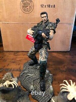 McFarlane Movie Maniacs Alien Queen Deluxe Set & Corp. Hicks (Used / Complete)