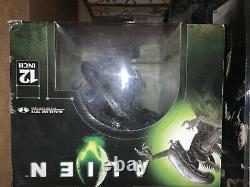 McFarlane Toys 12 inch Alien & Predator Xenomorph Action Figure -SEALED IN BOX
