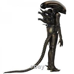 Medicom toy Mafex Alien