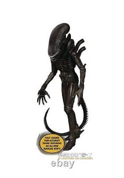 Mezco Toyz Alien One12 Collective Edition Figure