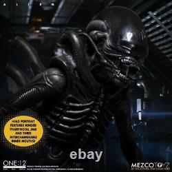 Mezco Toyz ONE12 Collective Alien Xenomorph Action Figure USA IN STOCK