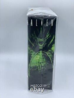 Mezco Toyz One 12 Collective ALIEN Action Figure SEALED In BOX Ships & Fast Free