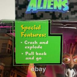 Monsters vs Aliens DR. COCKROACH'S SUPER TROLLEY 2009 Figure Playset NEW #44006