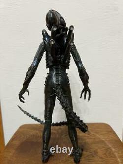 Movie Masterpiece Alien 2 1/6 Scale Figure Alien Warrior (Battle Damage Version)