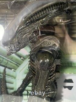 NECA 1/4 Scale 1979 ALIEN XENOMORPH Big Chap LARGE LIPS variant Action Figure