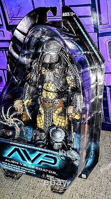 NECA 2015 AVP Alien VS Predator? CHOPPER PREDATOR MOSC? AUTHENTIC & RARE! 