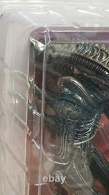 NECA ALIENS GENOCIDE Deluxe 2 Pack RED BLACK XENOMORPH WARRIOR Action Figure set