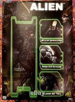 NECA Alien Deluxe Series 1 Alien 18-Inch Action Figure H. R. Giger Scott Ridley