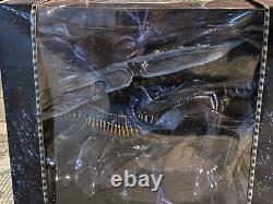 NECA Alien Queen Deluxe Action Figure