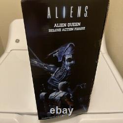 NECA Alien Queen Deluxe, Action Figure Authentic And Aliens Creature Pack