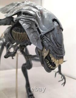 NECA Alien Queen Ultra Deluxe Action Figure Alien 4 Used