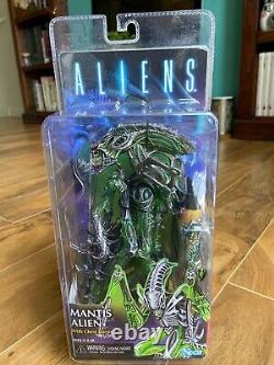 NECA Alien Series 10 Mantis Alien 7 Figure with Chest Burster Kenner Tribute 2016