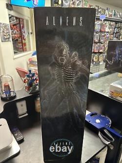 NECA Aliens 30th Anniversary 1/4 scale Xenomorph Warrior & Big Chap Misb New
