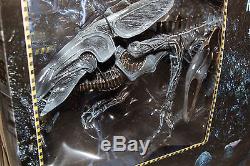 NECA Aliens Box Set Ultra Alien Queen Rare 1st Release 15 x 30 Long Xenomorph