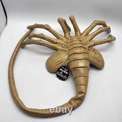 NECA Aliens Facehugger 11 Scale Life Size Foam Replica Figure Adjustable New