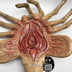 NECA Aliens Facehugger 11 Scale Life Size Foam Replica Figure Adjustable New