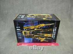 NECA Aliens New Power Loader D-5000 Deluxe 11-Inch Vehicle 112 Scale