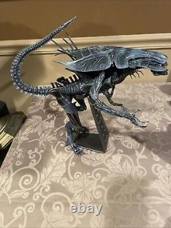 NECA Aliens Xenomorph Queen Ultra Deluxe Action Figure