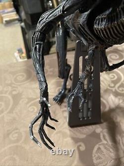 NECA Aliens Xenomorph Queen Ultra Deluxe Action Figure