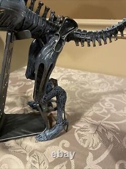 NECA Aliens Xenomorph Queen Ultra Deluxe Action Figure