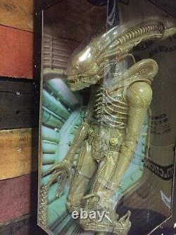 NECA Aliens Xenomorph Translucent Prototype Suit 22 Concept Figure 1/4 Scale