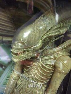 NECA Aliens Xenomorph Translucent Prototype Suit 22 Concept Figure 1/4 Scale