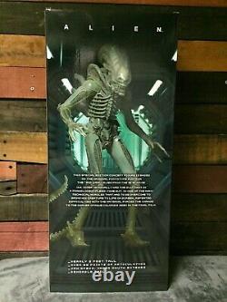 NECA Aliens Xenomorph Translucent Prototype Suit 22 Concept Figure 1/4 Scale