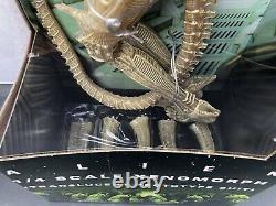 NECA Aliens Xenomorph Translucent Prototype Suit 22 Concept Figure 1/4 Scale