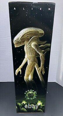 NECA Aliens Xenomorph Translucent Prototype Suit 22 Concept Figure 1/4 Scale