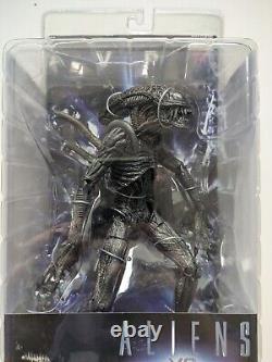 NECA Aliens vs Predator Requiem Alien Warrior Brand New in Original Packaging