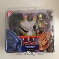 NECA Aliens vs. Predator Toys-R-Us Exclusive two-pack