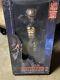 NECA PREDATOR SPECIAL EDITION LED CITY HUNTER Alien 18 1/4 Scale action figure