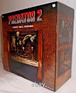 NECA Predator 2 TROPHY WALL DIORAMA Reel Toys Cult Horror Movie with ALIEN SKULL