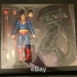 NECA SDCC 2019 DC Darkhorse Batman Vs Predator & Superman Vs Alien 2-PACK Figure