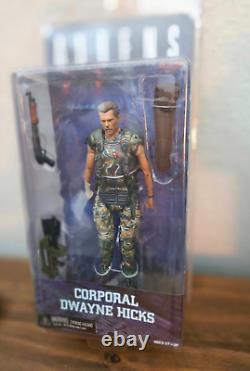 NECA Toys Aliens (7 Inch Action Figure Series 1 Corporal Dwayne Hicks, 2013)