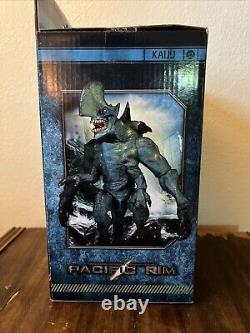 NECA Toys Pacific Rim movie Kaiju AXEHEAD Ultra Deluxe MONSTER figure New Sealed