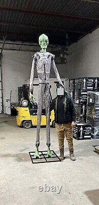 NEW 10 ft Animated Alien (sold by Costco), Electronic Halloween Decoration, NIB