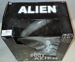 (NEW IN DISTRESSED BOX) NECA Alien 18-Inch Scale Action Figure Fully Articulated