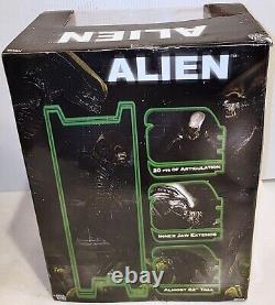 (NEW IN DISTRESSED BOX) NECA Alien 18-Inch Scale Action Figure Fully Articulated