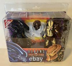 Neca Alien VS Predator Action Figure 2 Pack Toys R Us Exclusive 2015 Kenner
