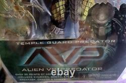 Neca Alien Vs Predator AVP Series 15 7 Inch TEMPLE GUARD PREDATOR MOSC #454